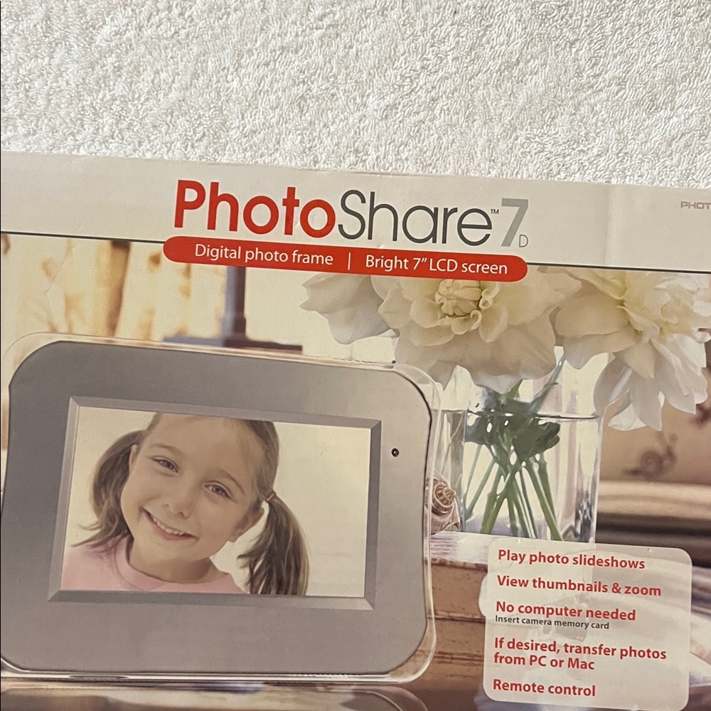 Digital photo frame
